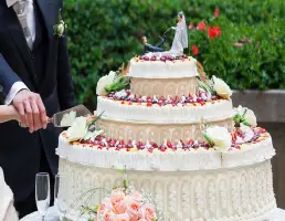 آیا می دانید بهترین کیک عروسی چگونه باید باشد